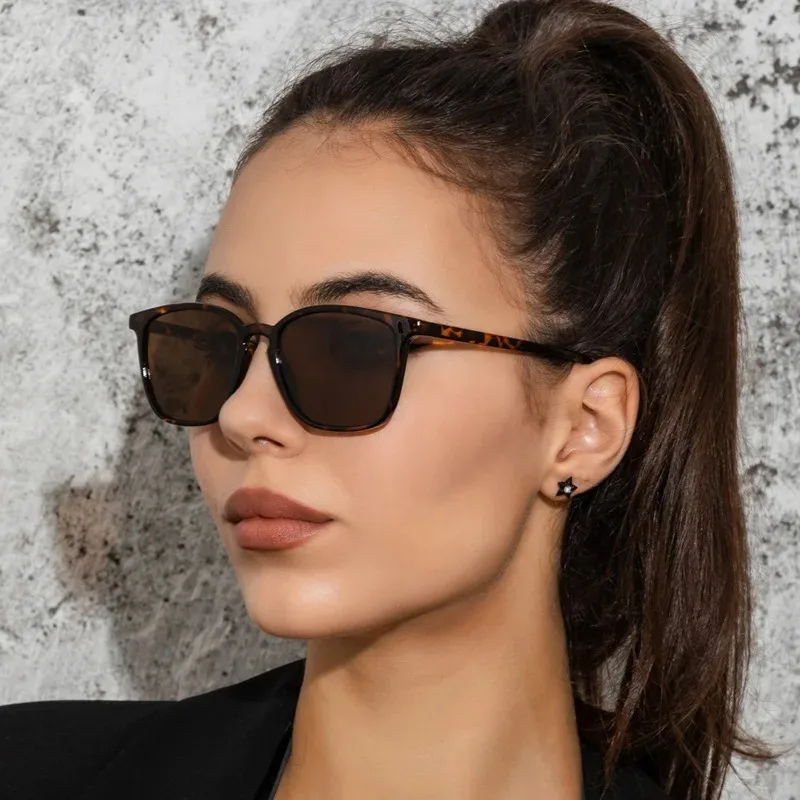 Kacamata Hitam Persegi Model V - Designer Sunglasses ulasan dan harga